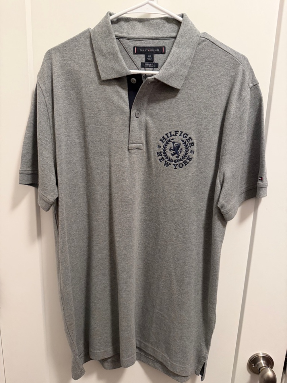Tommy Hilfiger Grey Short-Sleeve Polo with Navy Crest